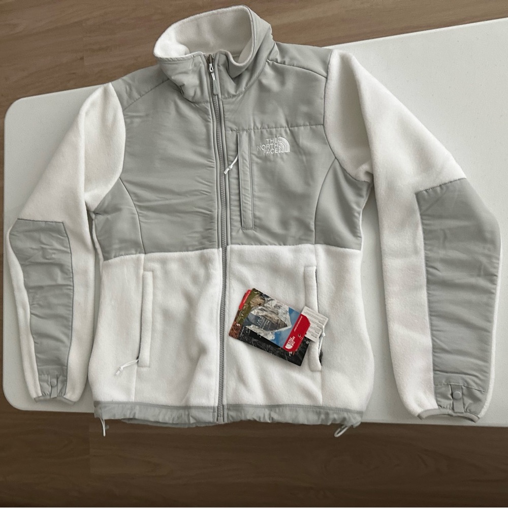 The North Face - Women's Denali Jacket - White - Small  (NEW)